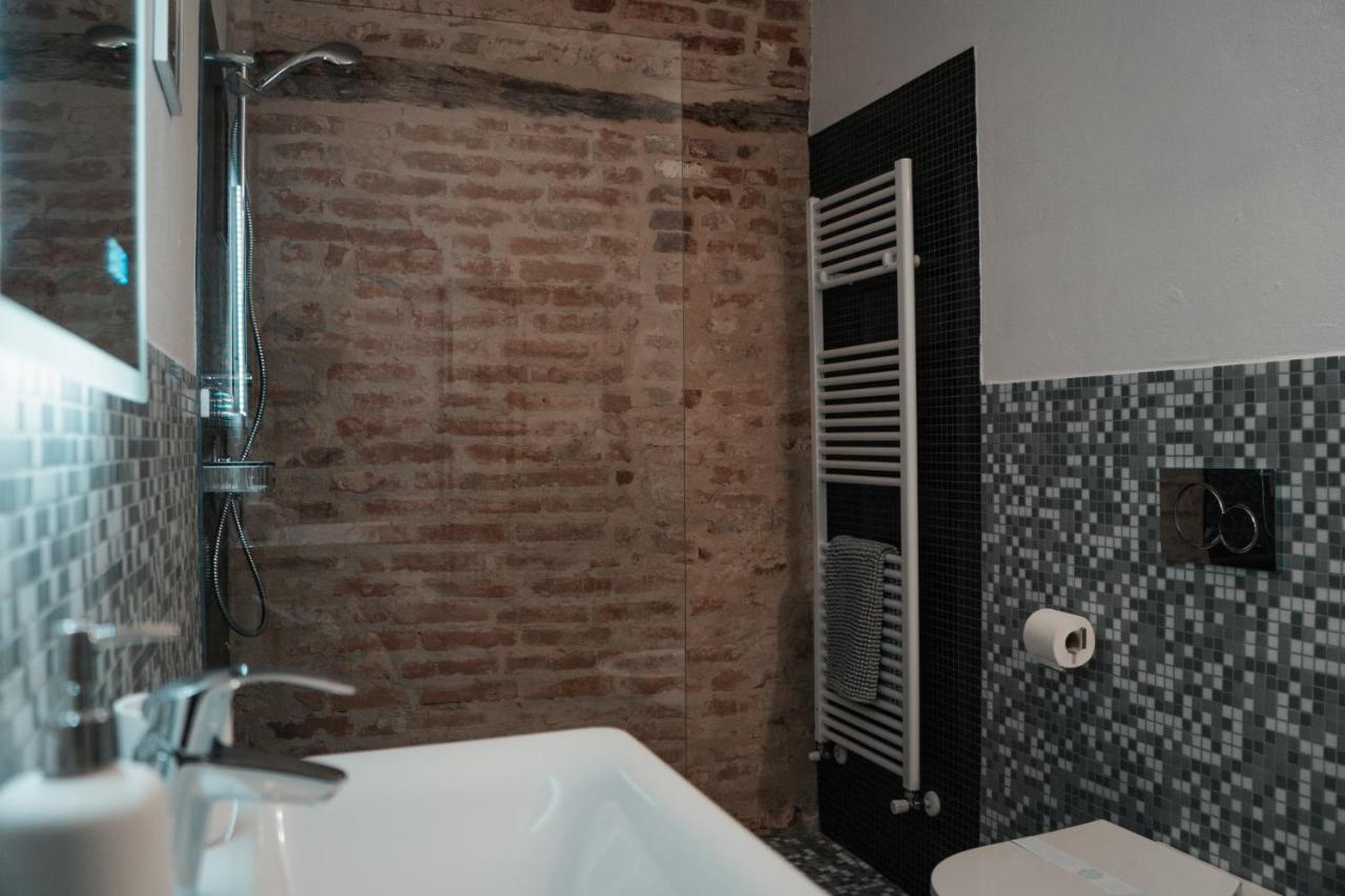 Centro Storico Recinto Dei Nobili 2-Private Parking Apartment Асти Екстериор снимка